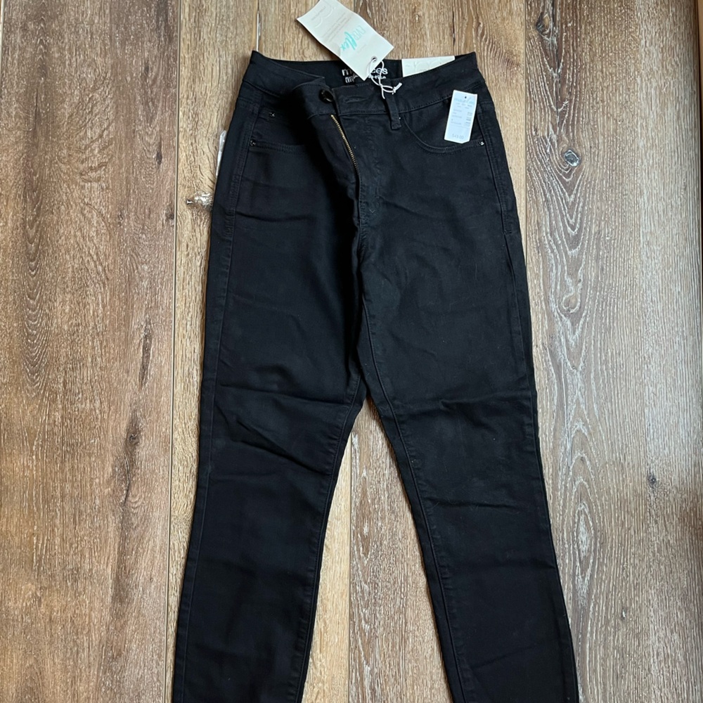 NWT Maurices Women’s Black Skinny Jeans